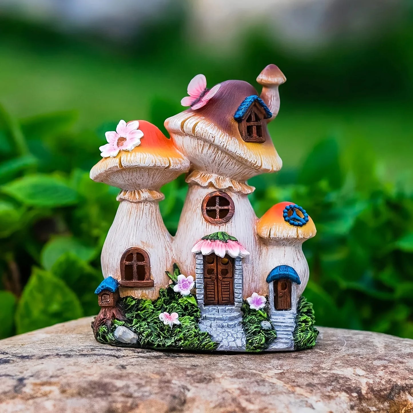 Outdoor Mushroom House Solar Garden Decorative Statue Light